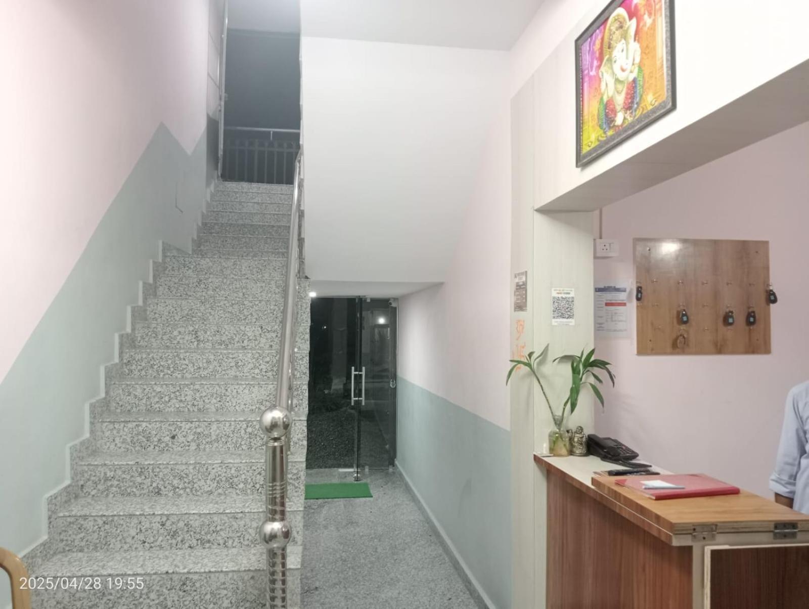 Hotel Vishwa Residency Патна Экстерьер фото